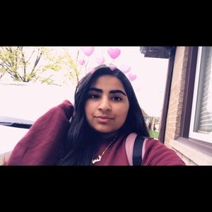 Meet your Posher, Romisa